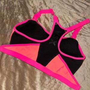 Victorias Secret Sport (VSX) sports bra